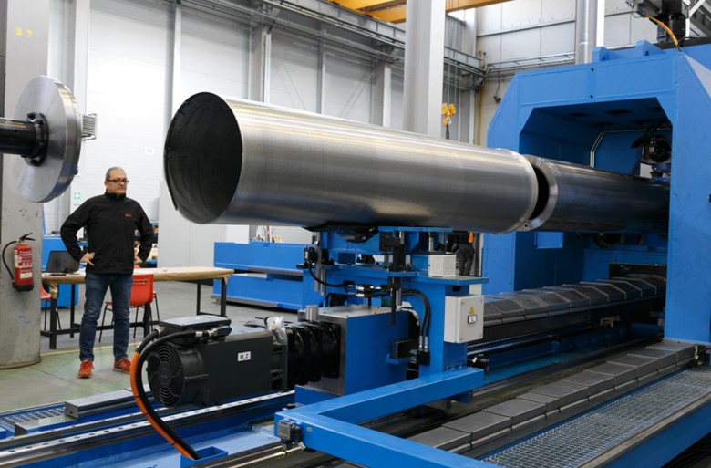 DENN flow forming machine